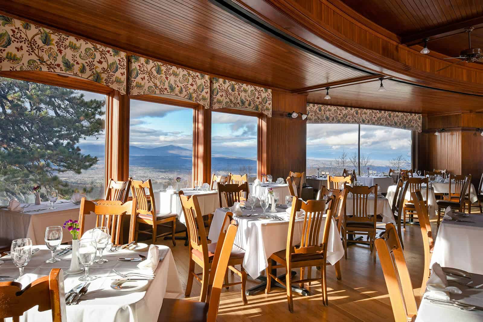 Mohonk Dining Room - Upstate New York - Hudson Valley
